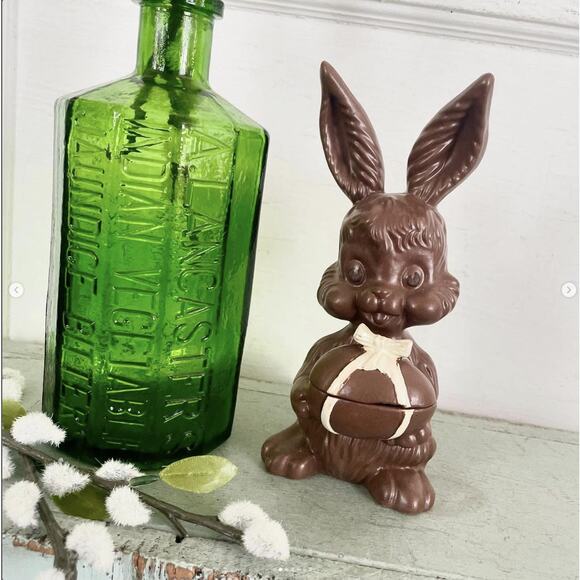 Vintage Ceramic Chocolate Easter Bunny Rabbit Statue Figurine Egg Container Lid - Picture 2 of 7